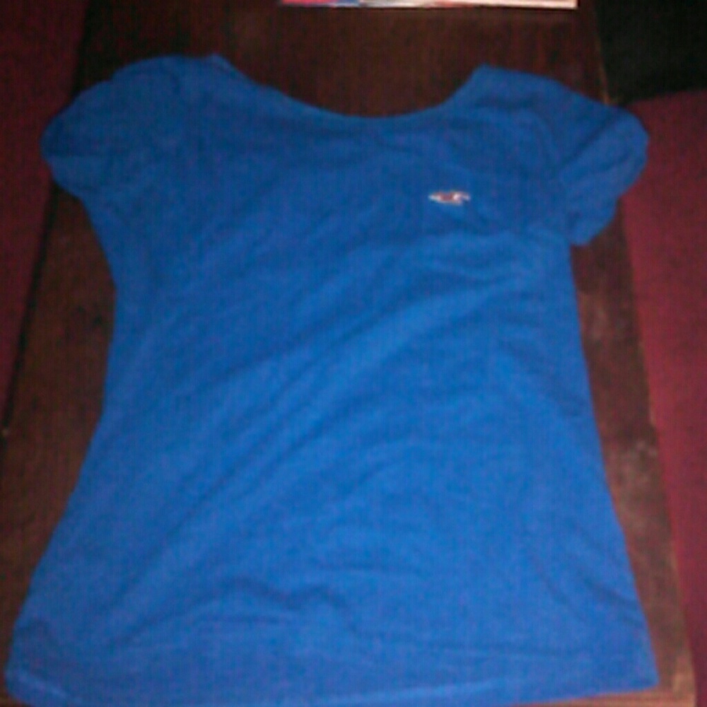 Hollister t shirt